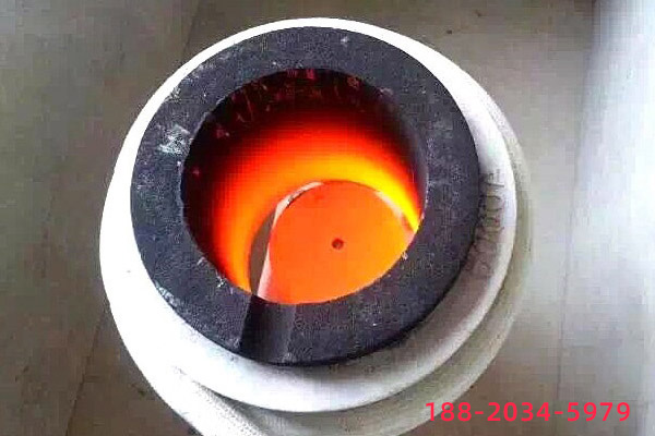 小型金屬熔煉爐生產(chǎn)廠家找對了很重要
