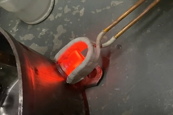 手持式高頻焊機(jī)，高頻加熱機(jī)它不單可以焊接銅管，還可以做熱處理