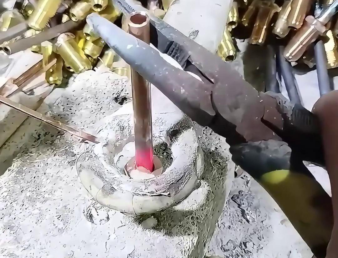 高頻釬焊機(jī)加熱速度快、焊接強(qiáng)度高、密封性好 銅件焊接好幫手