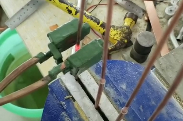 手持式高頻加熱機(jī)，高頻焊機(jī)是焊接銅管工具