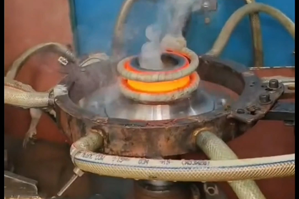 高頻淬火機(jī)床對不規(guī)則軸淬火